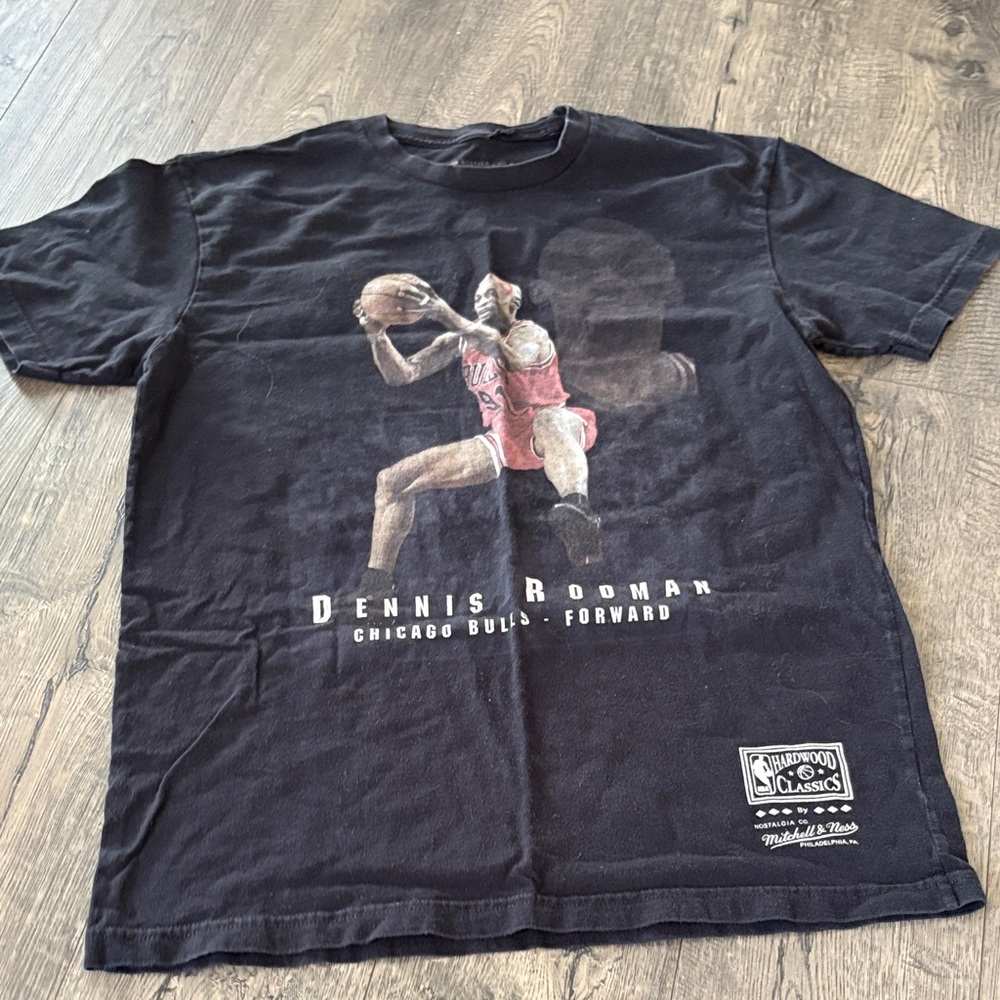 Mitchell & Ness Black Dennis Rodman Basketball Graphic Tee Medium